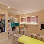 Beachfront House With Private Heated Jacuzzi And Garden Διαμέρισμα *