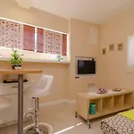 Beachfront House With Private Heated Jacuzzi And Garden Lägenhet Zadar