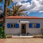 Beachfront House With Private Heated Jacuzzi And Garden * Zára