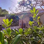 Beachfront House With Private Heated Jacuzzi And Garden Apartman *