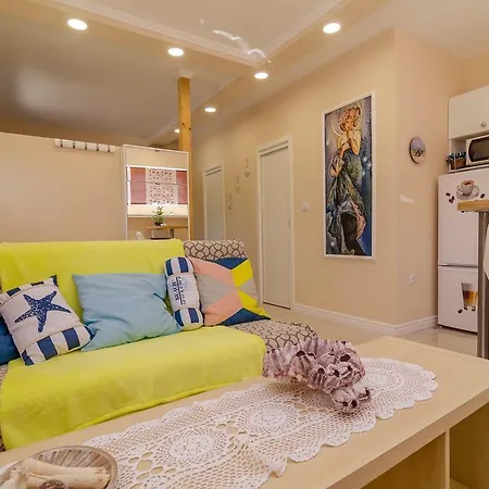 Beachfront House With Private Jacuzzi And Garden *