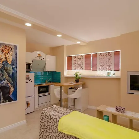 Beachfront House With Private Jacuzzi And Garden Lägenhet *