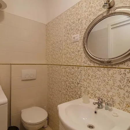 Beachfront House With Private Jacuzzi And Garden * Zadar