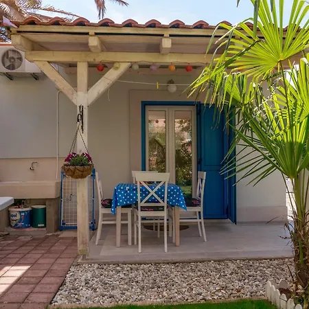 Beachfront House With Private Jacuzzi And Garden