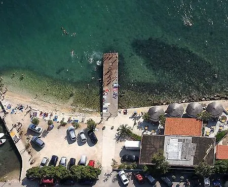 Beachfront House With Private Jacuzzi And Garden * Zadar