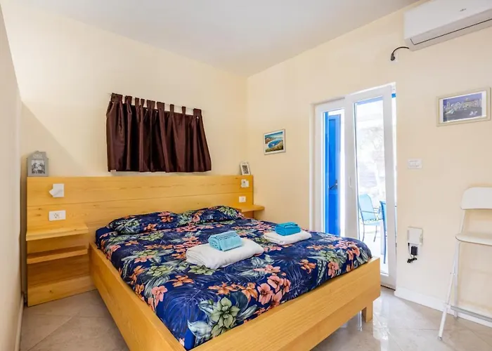 Beachfront House With Private Heated Jacuzzi And Garden * Zadar