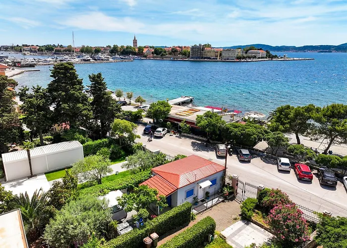 Beachfront House With Private Heated Jacuzzi And Garden Apartamento *