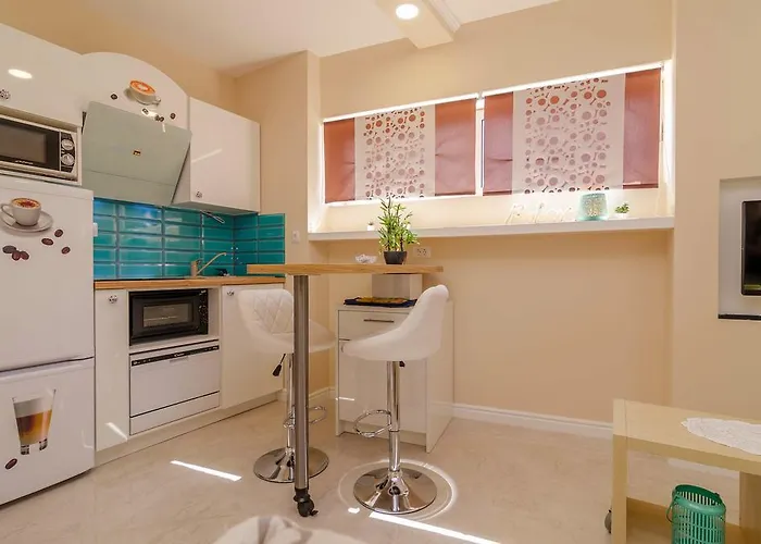 Beachfront House With Private Heated Jacuzzi And Garden * Zadar