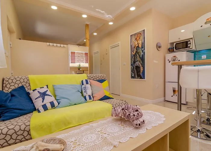 Beachfront House With Private Heated Jacuzzi And Garden *