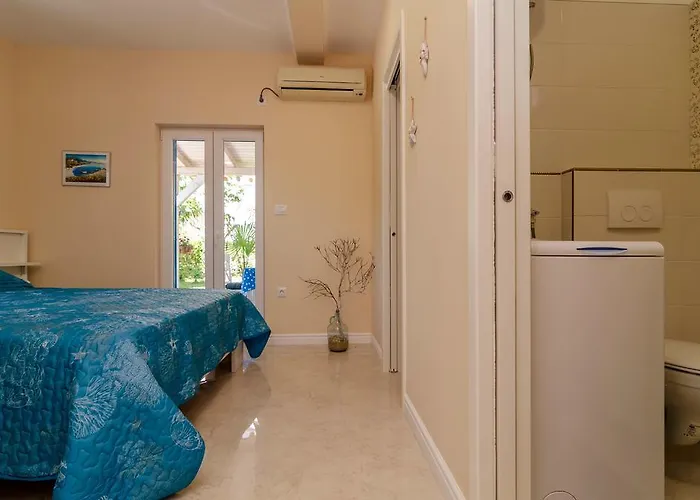 Beachfront House With Private Heated Jacuzzi And Garden Apartamento *