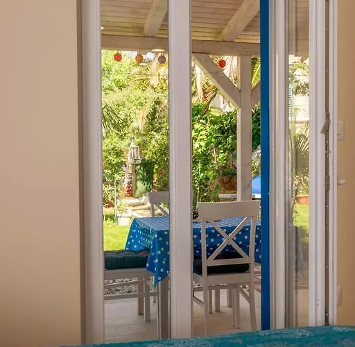 Apartamento Beachfront House With Private Heated Jacuzzi And Garden