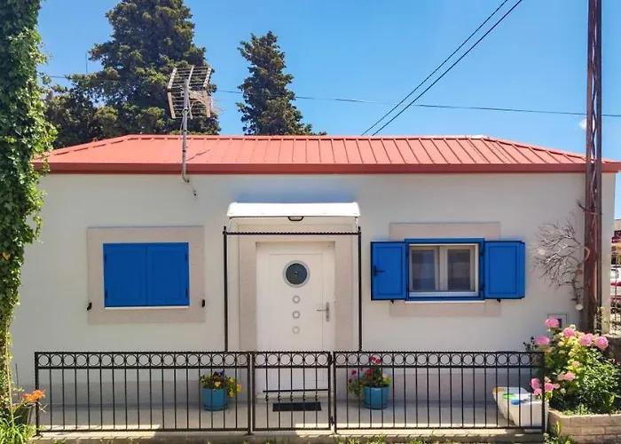 Apartamento Beachfront House With Private Heated Jacuzzi And Garden Zadar