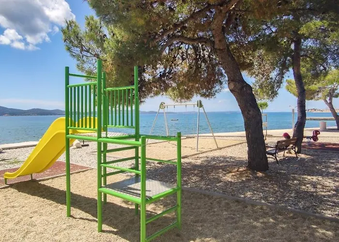 Beachfront House With Private Heated Jacuzzi And Garden *