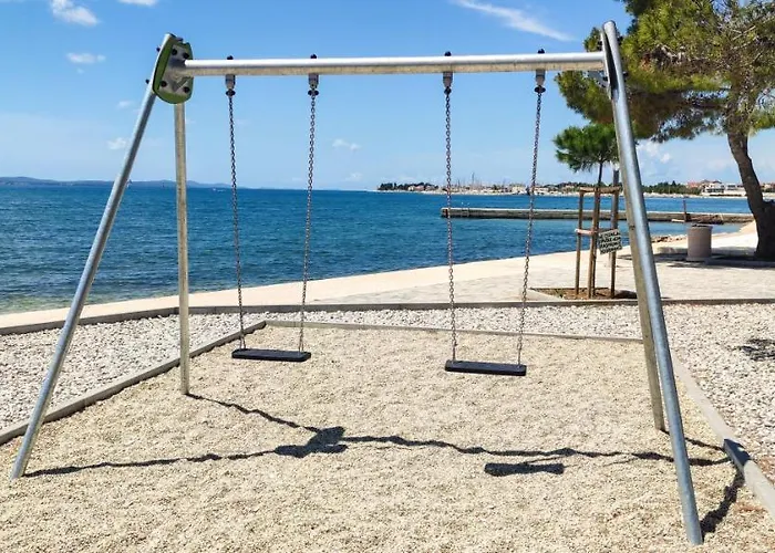 Beachfront House With Private Heated Jacuzzi And Garden Apartamento